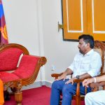 ජනපති අමරපුර මහා නිකායේ මහා නායක හිමියන් බැහැ දැක ආශිර්වාද ලබා ගනී