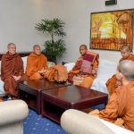 ‘ඒහි පස්සිකො’ (Come and See) සාම පාද යාත්‍රාව වෙනුවෙන් පූජ්‍ය පඤ්ඤාකර ස්වාමීන් වහන්සේ‌ ප්‍රමුඛ භික්ෂූන්වහන්සේ  දිවයිනට වැඩම කරති(video)