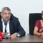 රාජ්‍ය සේවකයින්ගේ භාෂා දැනුම ගැන පසු විපරම් සිදු කල යුතුයි.