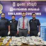 ජායාරූප ශිල්පියාගේ ගමන් මල්ලෙන් මිලියන 25 මත්ද්‍රව්‍ය මතුවෙයි(video)