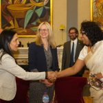 අග්‍රාමාත්‍යතුමිය සහ එක්සත් රාජධානියේ විදේශ ලේකම් ඉවෙට් කූපර් අතර හමුවක්