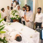 අගමැතිනිය අවසන් ගෞරව දැක්වූ අයුරු