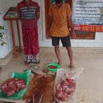 මුවකු  මරා මස් කරමින් සිටි ‍දෙදෙනකු  වනජීවී නිලධාරීන්ට කොටු