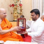 ජනපති මල්වතු, අස්ගිරි මහා නාහිමිවරුන් ප්‍රමුඛ අනුනායක හිමිවරු බැහැදකී