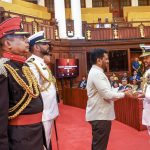 නාවික හමුදාධිපති ඇතුළු ජ්‍යෙෂ්ඨ නාවික හමුදා නිලධාරීන් 14 දෙනෙකු විශිෂ්ඨ සේවා විභූෂණයෙන් පිදුම් ලබයි 