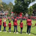 තෙල්දෙණියේ දරු දැරියන් ලෝක ළමා දින සමරමින්(video)