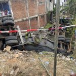 සිමෙන්ති ලොරි අනතුරින් 5 න් මරුට(video)